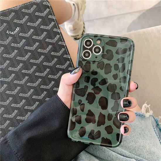 Retro Leopard Print Phone Case for Apple Devices
